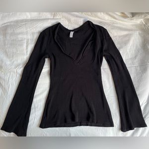 Bec & Bridge black plunge ribbed v neck bell sleeve top size US2